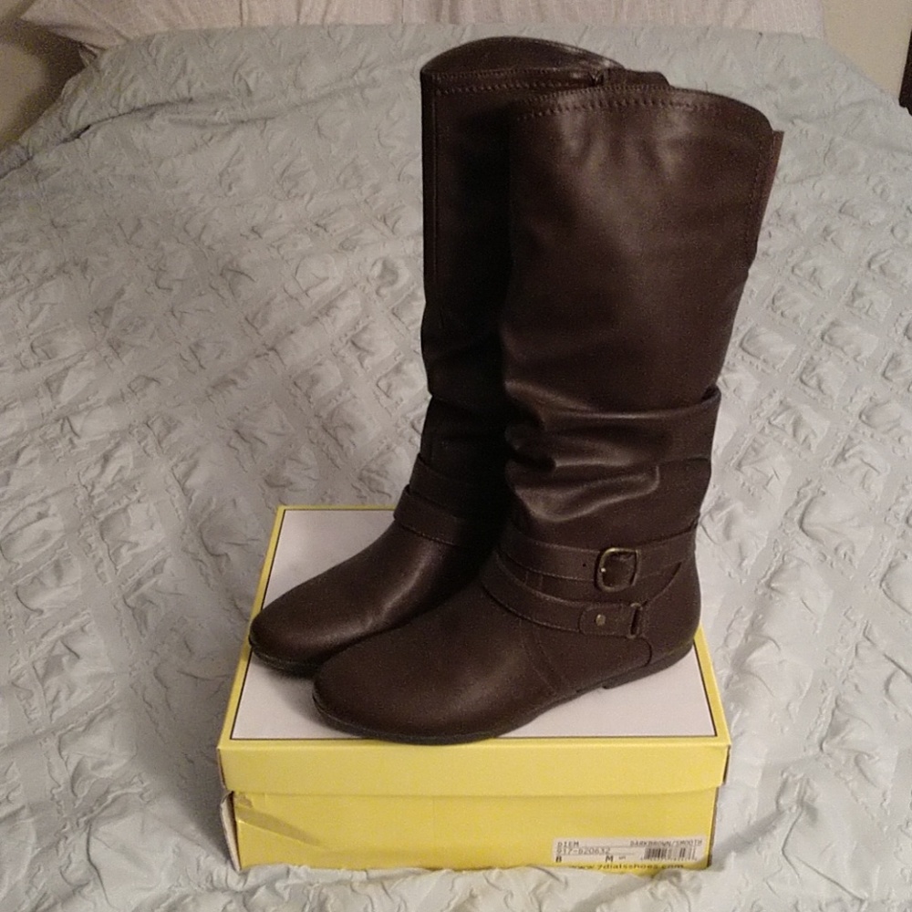 ♦️Final Price Drop♦️Brown faux leather Boots